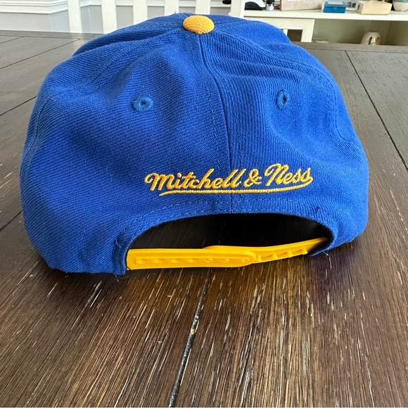 Gold State Warriors Mitchell & Ness hat - Picture 7 of 12